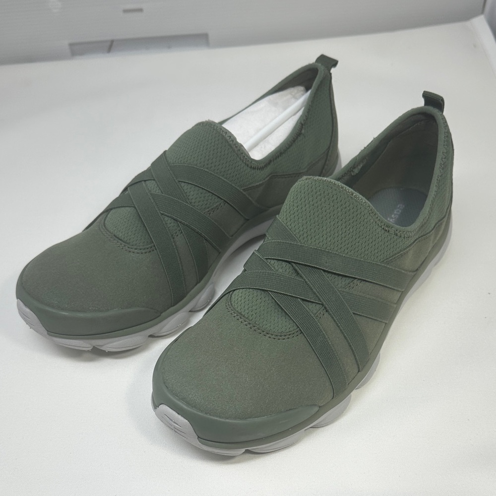 Easy spirit slip on size 9 1/2